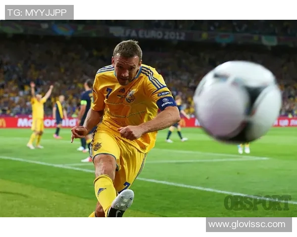 贝里与福利特的精彩对决揭示足球战术与团队协作的魅力与挑战