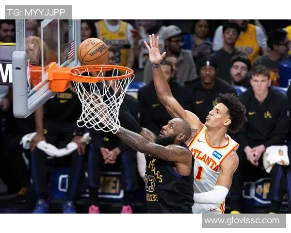 2010年湖人队与老鹰队激战回顾：经典对决与篮球魅力的碰撞