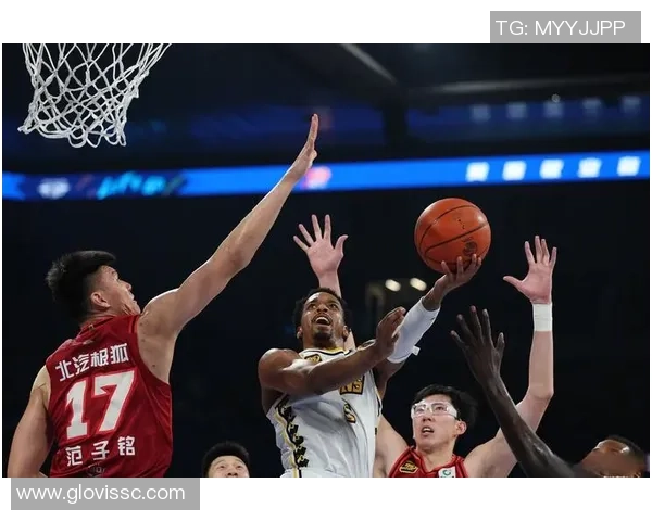 2014年CBA总决赛广东队与北京队的激烈对决回顾与分析